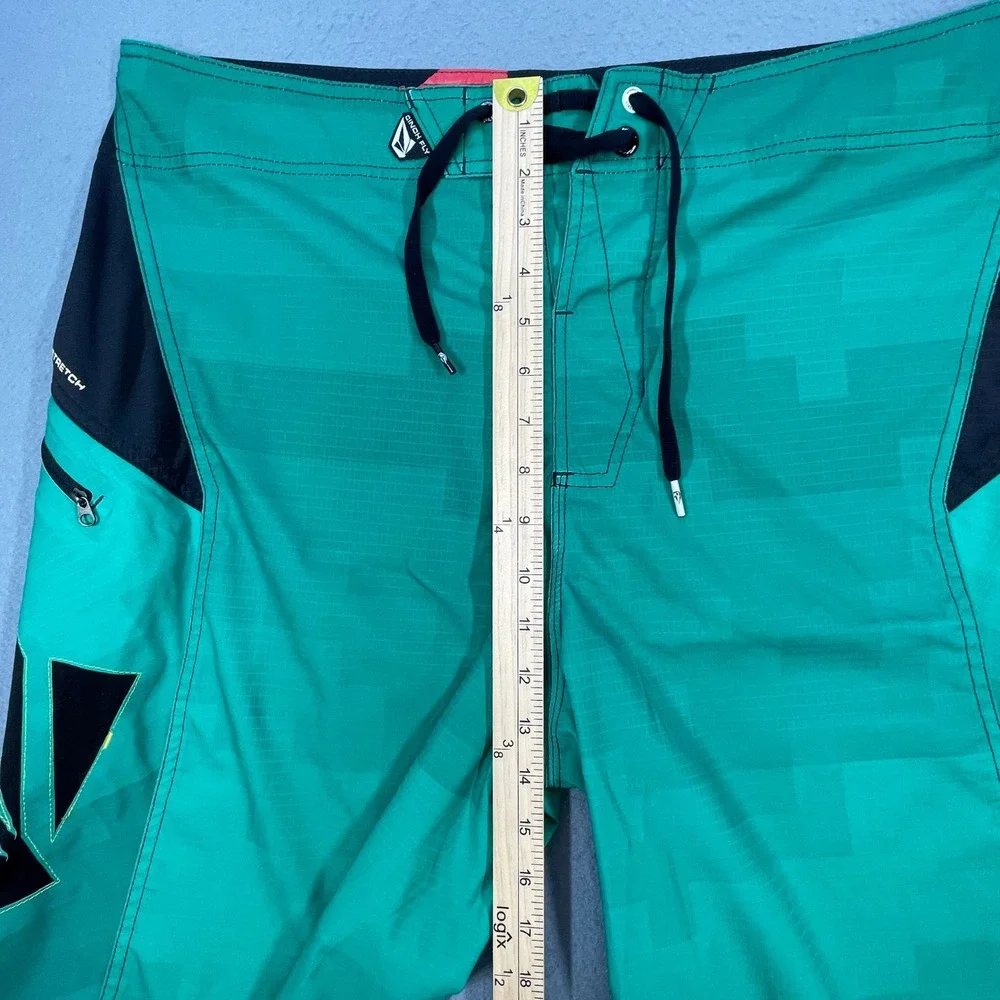 Volcom Green V6S Pixelater 4-Way Stretch Board Shorts Mens 36